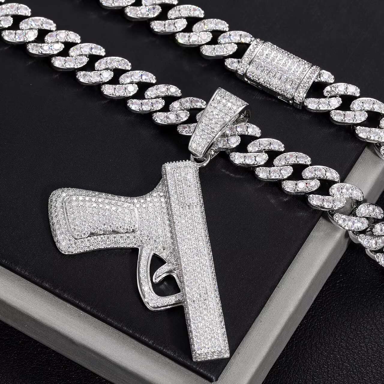 Iced 925 Sterling Silver Pistol Gun Pendant VVS Lab Diamond Moissanite Hip Hop Rapper Style Jewelry with Pendants Charms
