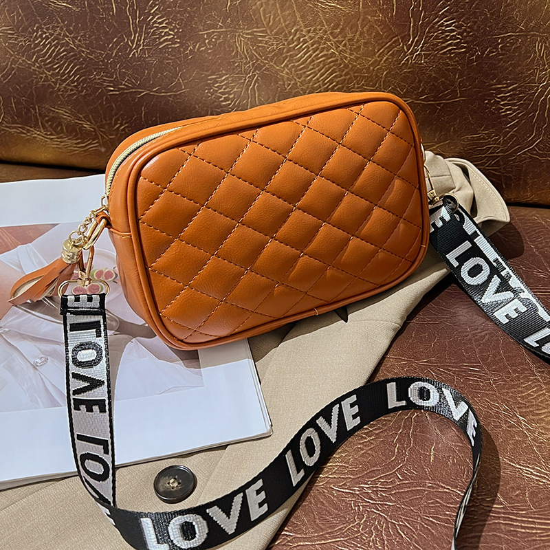 Free Shipping 2025 New Designer Bag Casual High-quality Shopping Bag Textured Embroidery Women's Small Square Bag High-end Trendy Single Shoulder