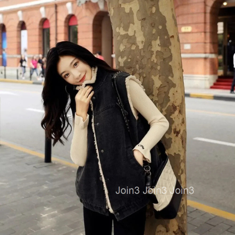 Warm Black Lady Giletes Clothes Fashion 2025 Autumn Insulated Womens Lamb Plush Vests Lightweight Padded Youthful Elegant Cheap