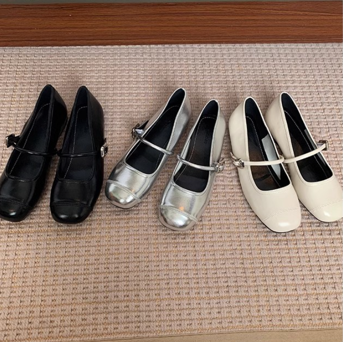 Stylish Fashion Silver Mary Janes for Women Summer New Arrival Round Toe Low Cut Leather Flats Shoes with Hidden Height Soft Cushion Sole Designer