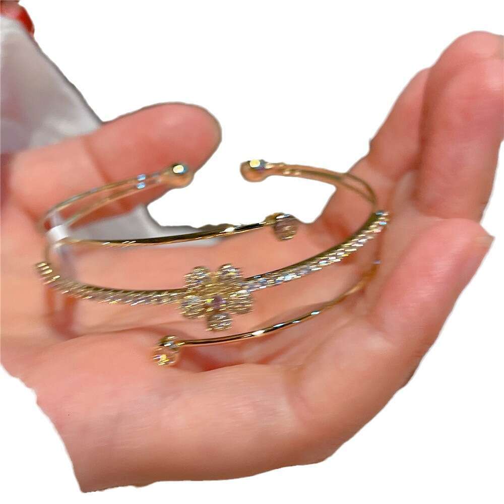 Sweet Minimalist Three-Layer Flower 2023 Ultra-Thin Simple Daily Adjustable Open Bracelet for Women