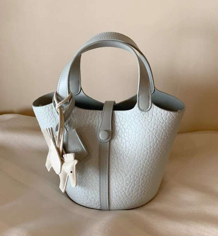 Free shipping fashion designer bag Luxury Milk Bucket for Women Light Yellow Handbag Spring Summer Super Popular Shoulder Crossbody Bag Fashionable an
