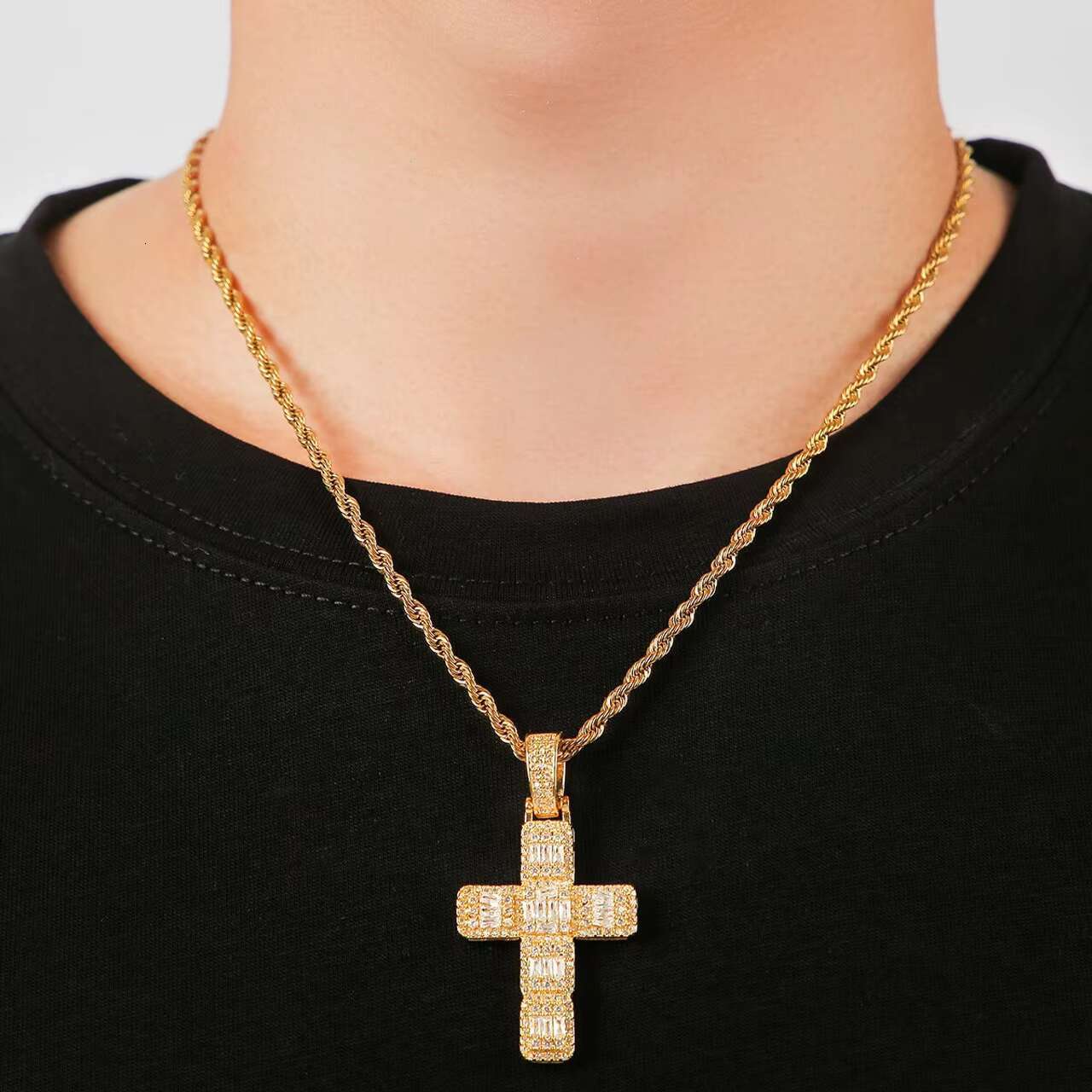 18K Gold Hip Hop Style Baguette Cross Pendant Necklace Christian Cross Moissanite Jewelry Flooded Ice Effect Pendants Charms