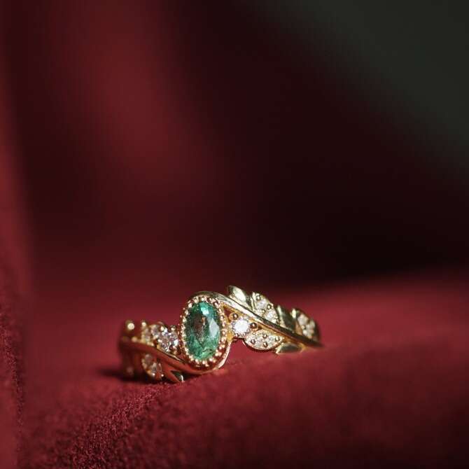 Street Slang" Natural Emerald Gold Inlaid Light Luxury Olive Branch Ring