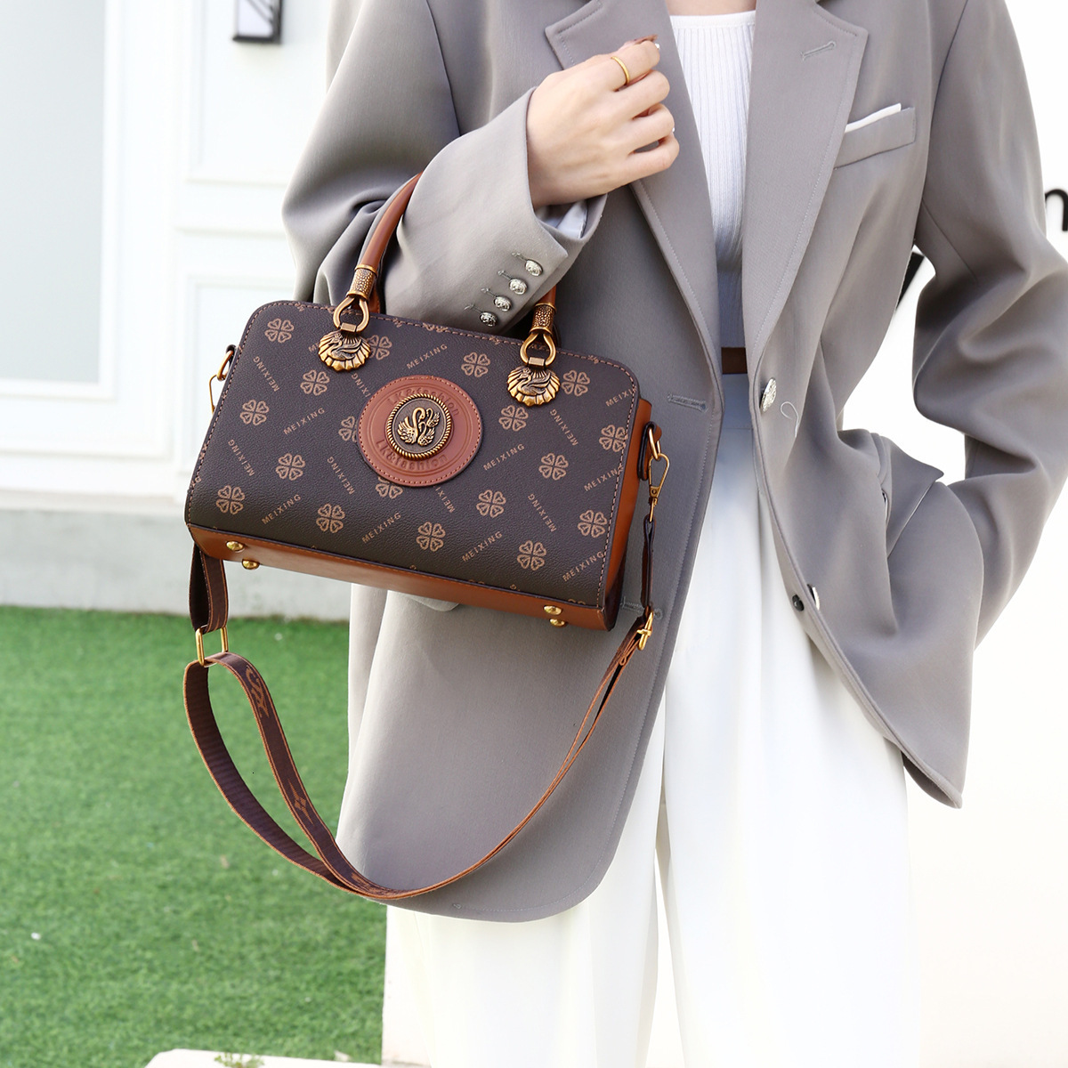 Free Shipping 2025 Summer New Designer Bag High-end Retro Fashion Handbag Multifunctional Women's Shoulder Bag Casual High-quality Shopping Bag