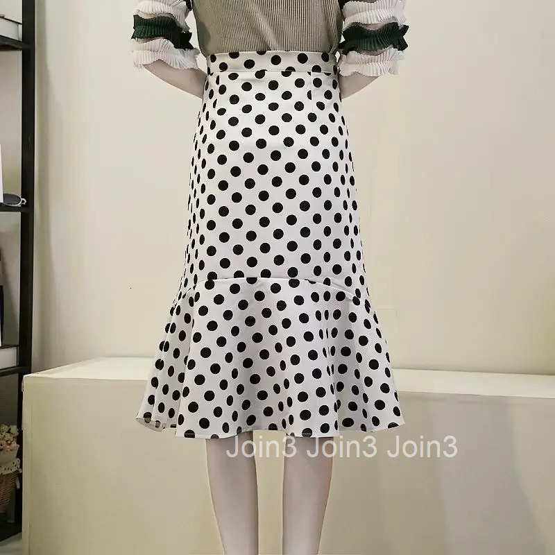 Flare Woman Skirt Ruffle Midi High Waist Korean Fashion Stylish 2025 Trend Y2k Vintage New in Clothing A Line V Skirts for Women