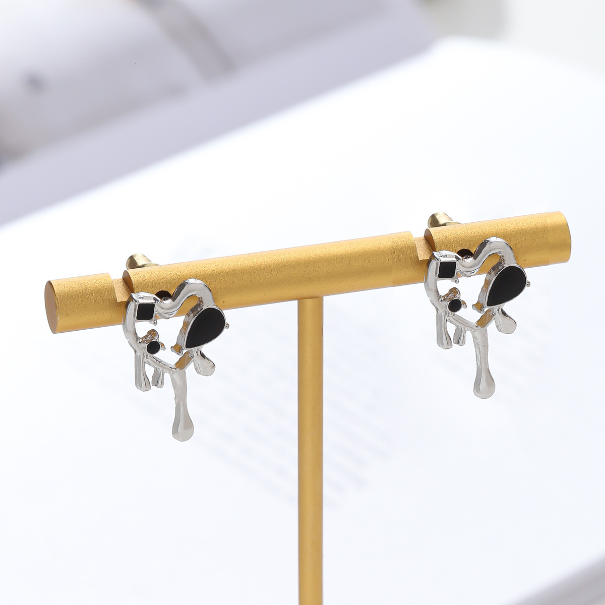 Korean Style Drip Oil Heart Design Internet Celebrity Versatile Earrings Ear Bone Studs