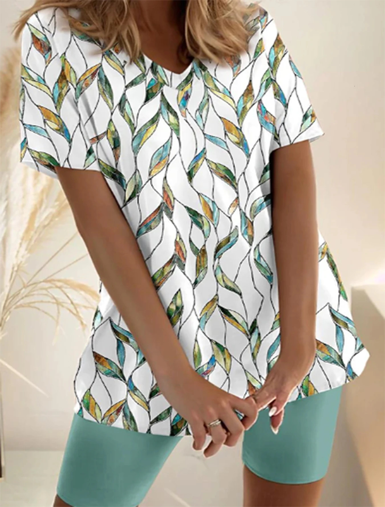 Plus size womens fashion casual holiday short sleeve set top with leaf print and solid color bottom 250609