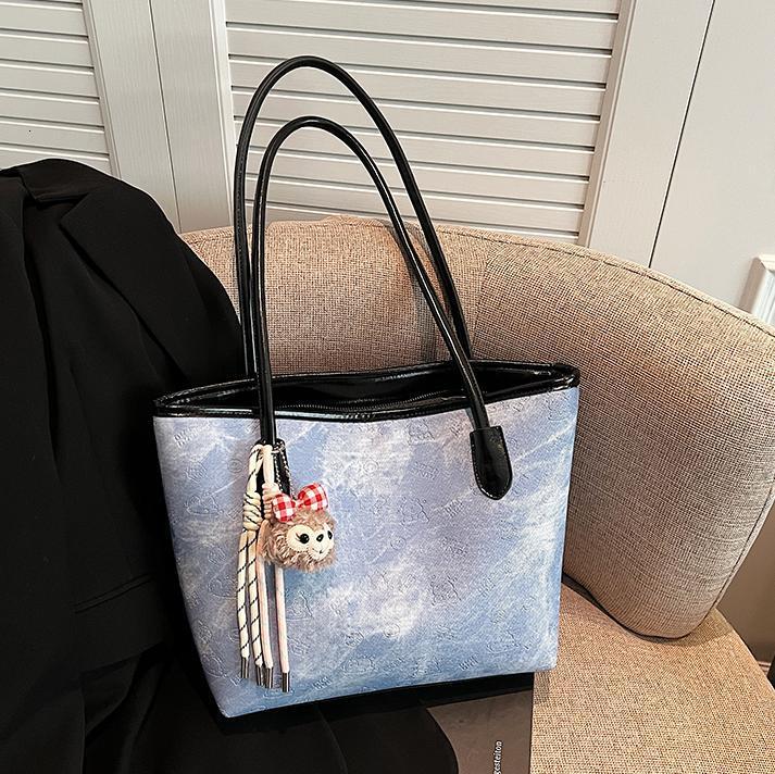 Free shipping designer Trendy Large Capacity Tote Bag for Women 2025 New Versatile Color-Block Student Class Commuter Shoulder Bag Underarm Bag