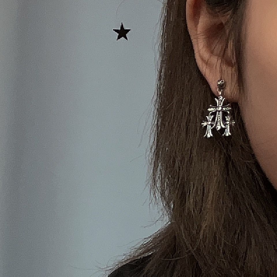 E72 S925 Pure Silver Ear Studs Personalized Classic Punk Hip Hop Style Three Cross Flower Diamond Earrings Jewelry Shaped Gift for Lovers new