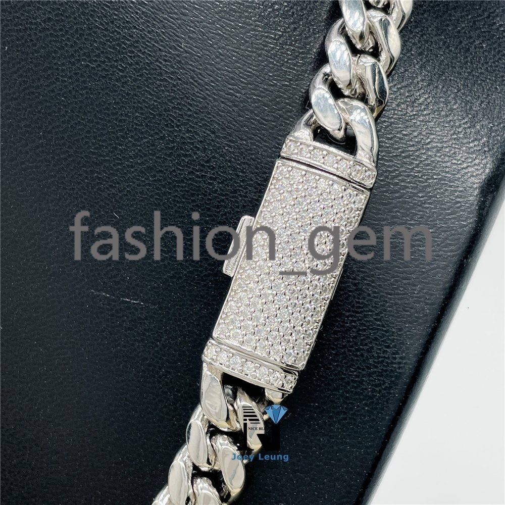 Buss Down Fade Handcrafted Work Miami Cuban Thick 12mm Iced Out Moissanite Lock Solid Cuban Chain Cuban Link