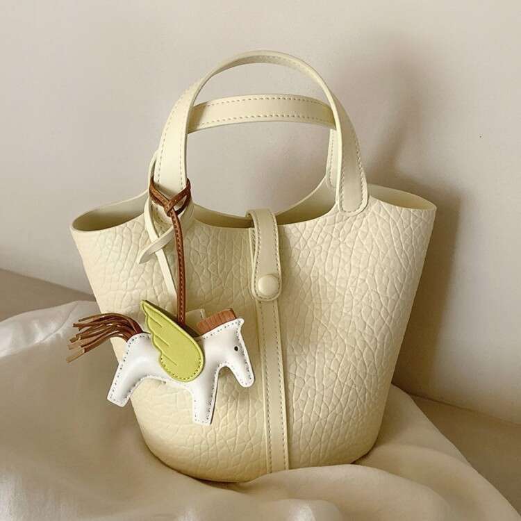 Free shipping fashion designer bag Luxury Milk Bucket for Women Light Yellow Handbag Spring Summer Super Popular Shoulder Crossbody Bag Fashionable an