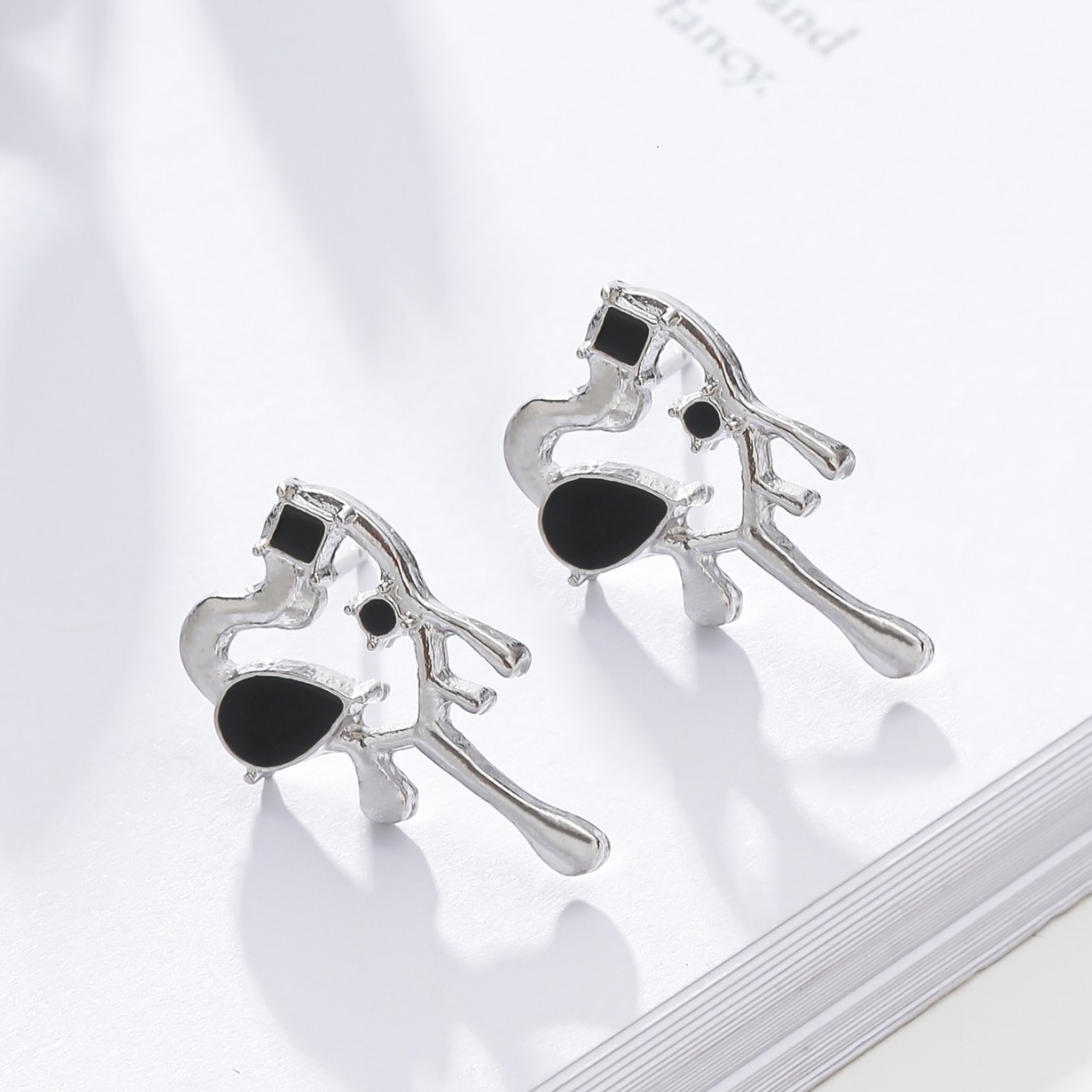 Korean Style Drip Oil Heart Design Internet Celebrity Versatile Earrings Ear Bone Studs