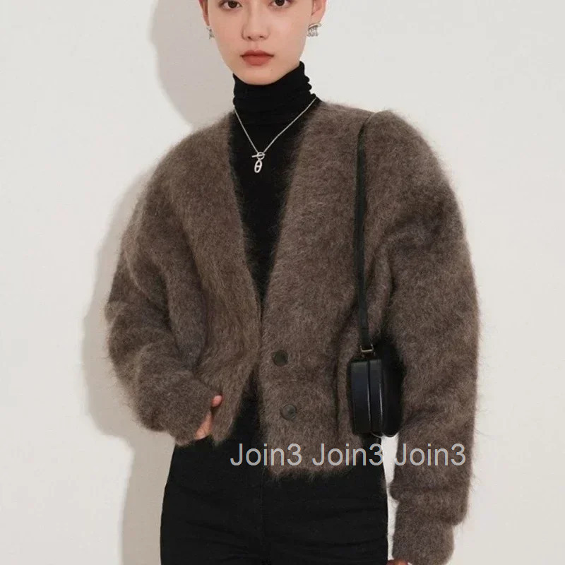 Ladies Sweaters Short Knitted Top for Women Crop Cardigan Brown Sale 90s Vintage Korean Style Y2k Winter 2025 Cold Clothing Warm