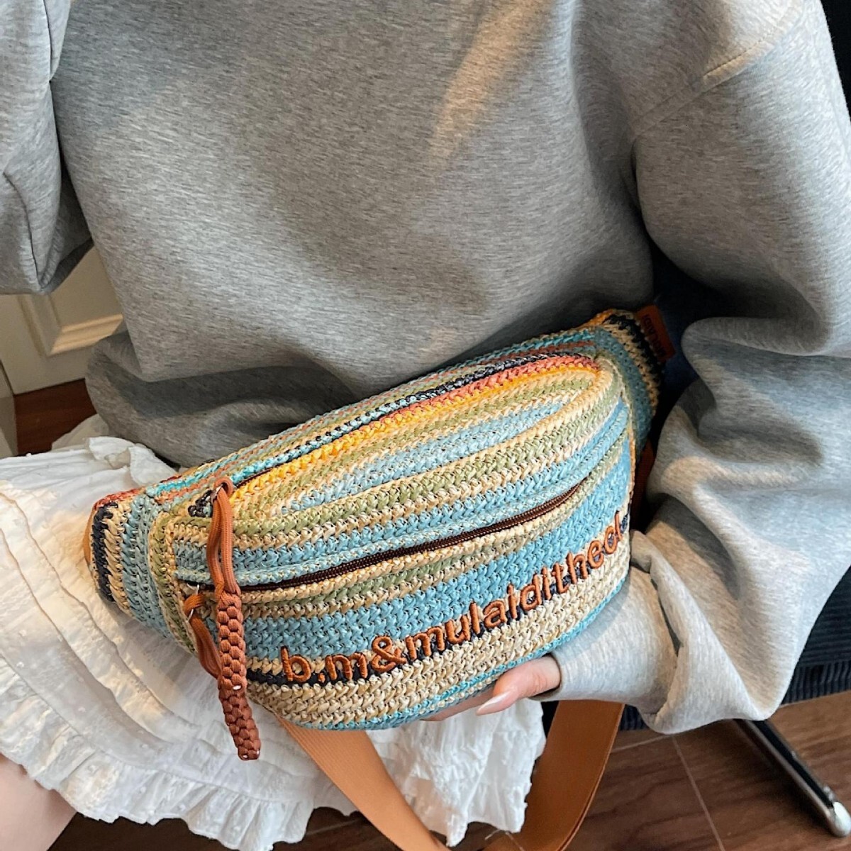 Free shipping designer Summer Trend Hot Style Rainbow Woven Bag for Women 2025 New Beach Vacation Beach Bag Commuter Crossbody Bag Chest Bag