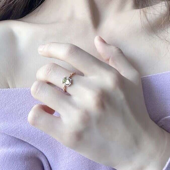 Light Luxury Imitation Peridot for Women Gold Plated Niche Design Artistic Ring Court Style Personality