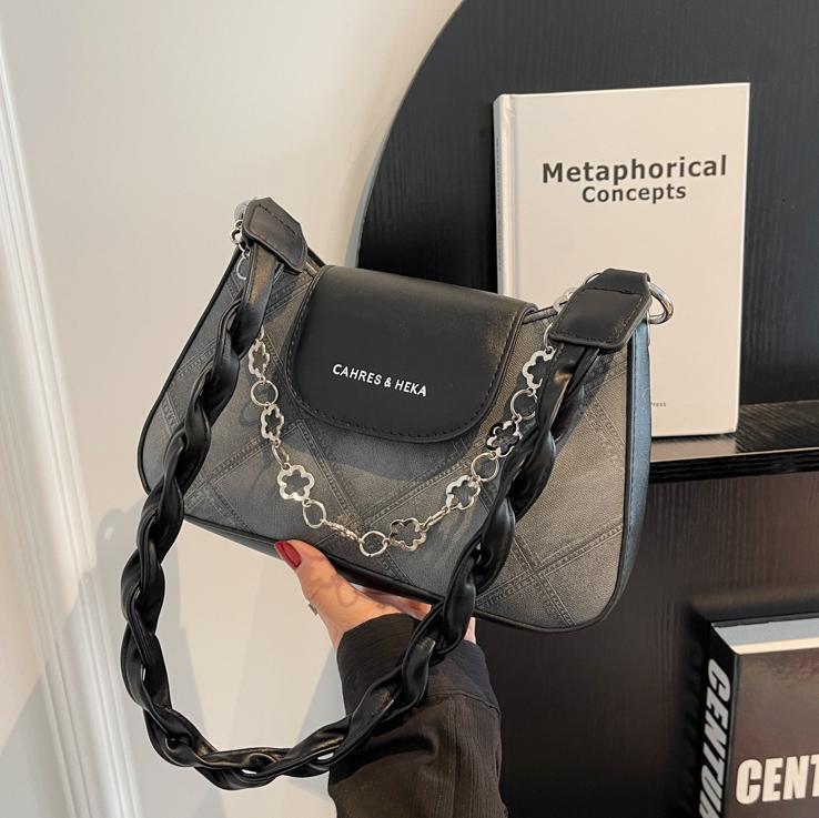 Free shipping designer Bao Bao Niche Wasteland Bag 2025 New Women Bag Versatile Crossbody Bag Retro Shoulder Bag Underarm Bag Small Square Bag