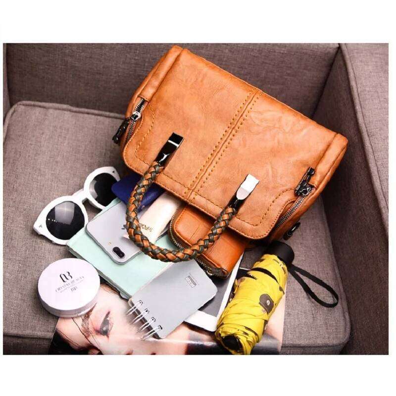 2025 New Wmoen Handbag Large Capacity Shoulder Soft Leather Female Crossbody Woven Hand Handle Ladies Commuter Bag