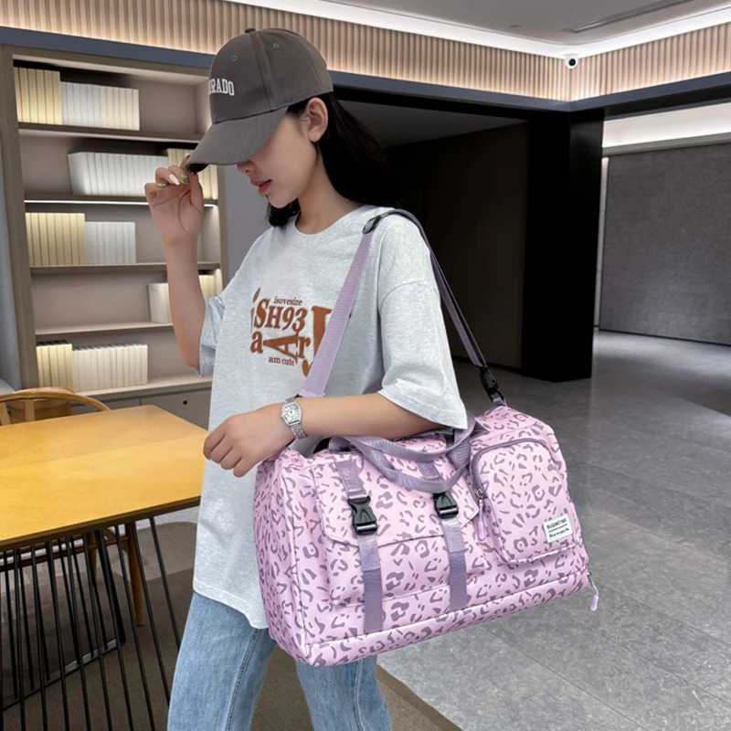 2024 New Fashion Capacity Gym Bags with Independent Shoes Warehouse Summer Outdoor Yoga Oxford Cloth Duffle Fitness Handbag W250618