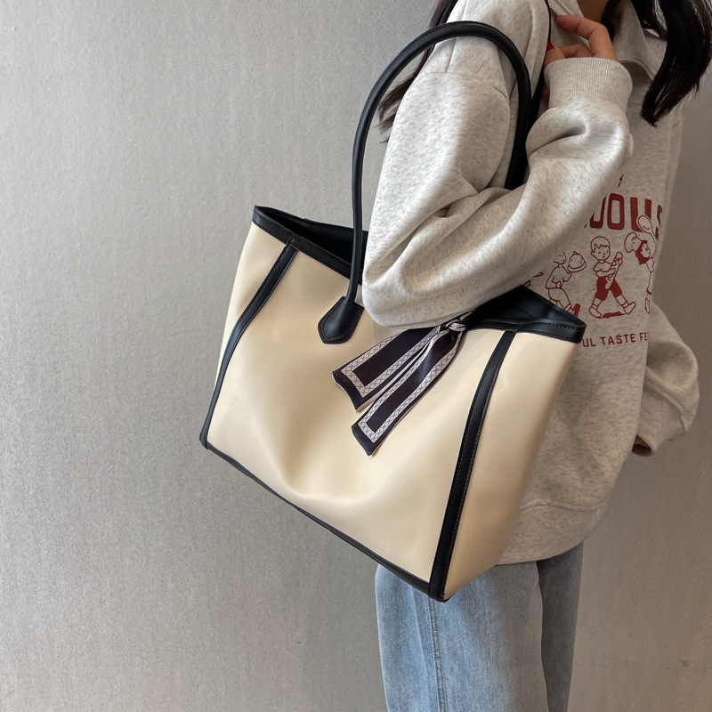 Free shipping designer Bag High-End Simple Color-Block Large Bag Women Bag 2025 New Versatile Trendy Shoulder Bag Large Capacity Commuter Tote Bag