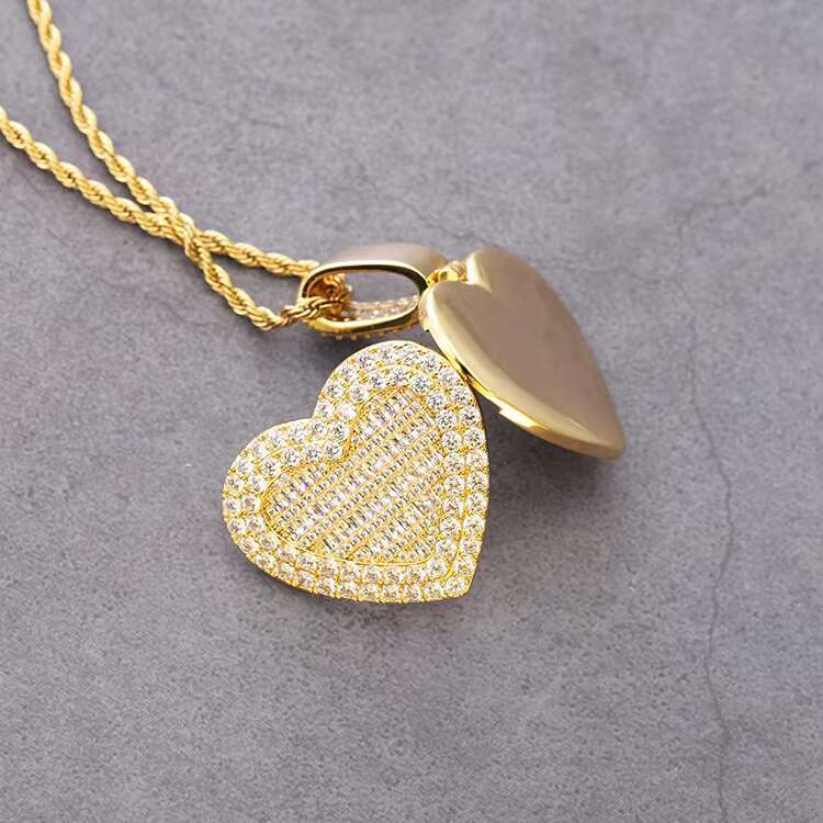 Fashion Baguette Moissanite Pendant S925 Silver Gold Plated Moissanite Hip Hop Heart Picture Pendant Fine Jewelry