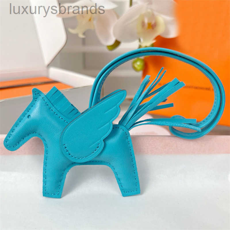 Designer Keychains Rodeo Pegase Designer Leather Keychains Men Women Horse Bag Charm Keyring Lovers Key Ring Jewelry88