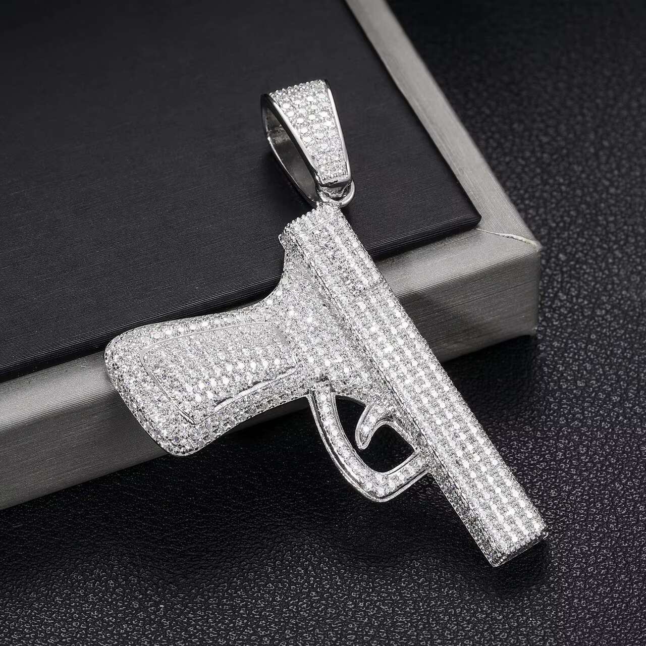 Iced 925 Sterling Silver Pistol Gun Pendant VVS Lab Diamond Moissanite Hip Hop Rapper Style Jewelry with Pendants Charms