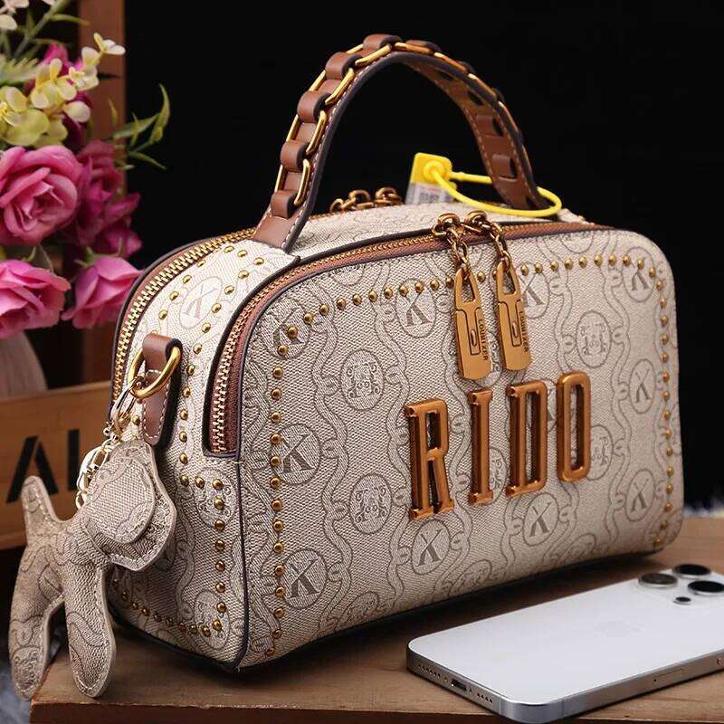 Light Brand Women's Handbag 2025 New Autumn And Winter Fashion Retro Designer High-End Single Shoulder Crossbody Small Sq