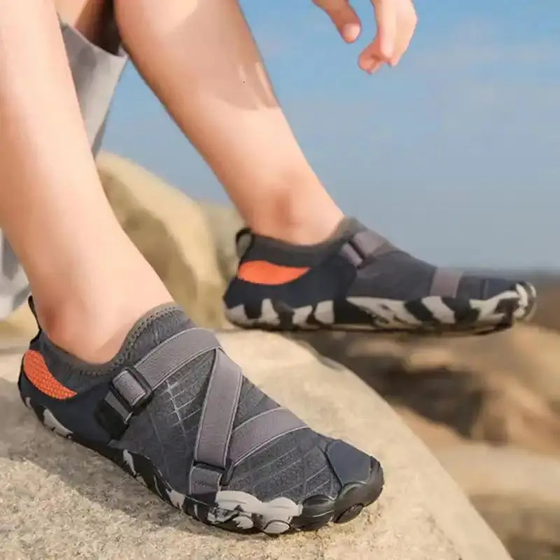 Women Water Shoes Man Barefoot Aqua Shoes Quick Drying Beach Footwear Breathable Sport Sneakers Anti-slip Hiking Shoes 2024 250613