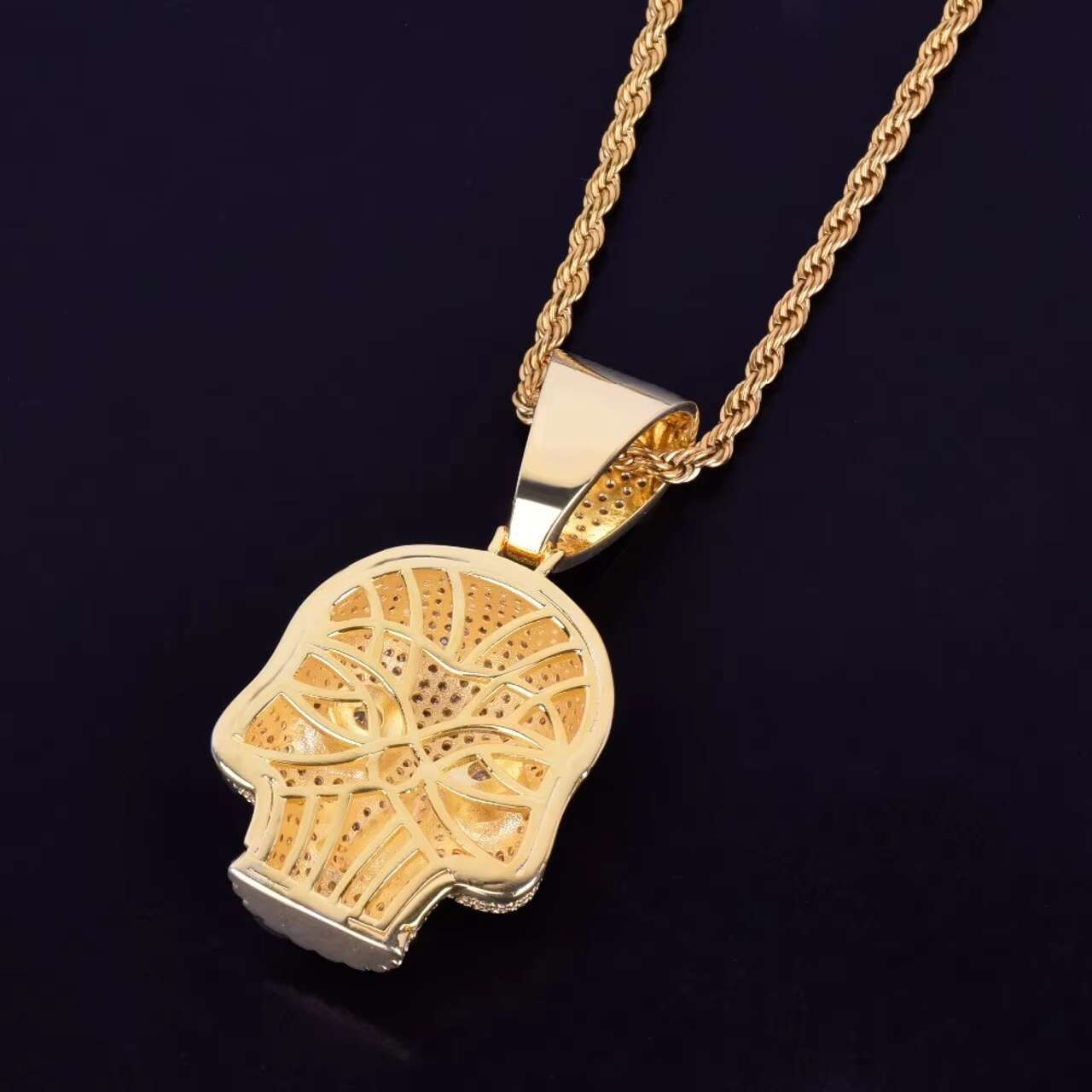 Fashion Hip Hop Moissanite Iced Flooded out Skull Head Pendant Necklace For Gift