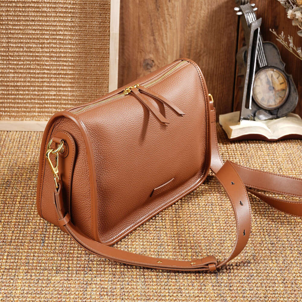 Women's 2025 New Simple Texture Single Shoulder Underarm Crossbody Bag Top Layer Cowhide Commuter Large Capacity Genuine Leather