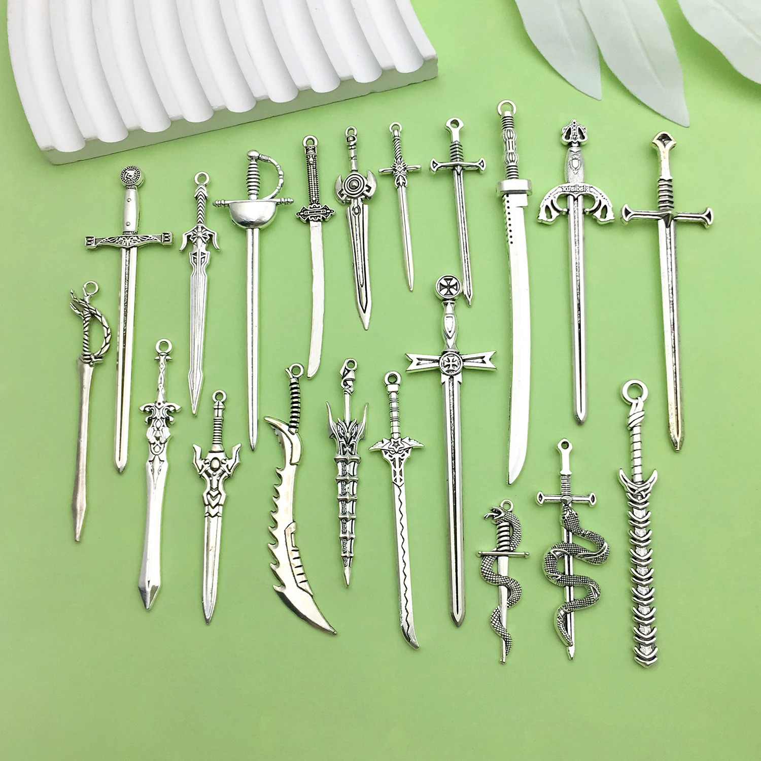 20pcs Vintage Sword n Charms Alloy Weapon Pendants for DIY Bracelet Necklace Jewelry Making Accessories 250609