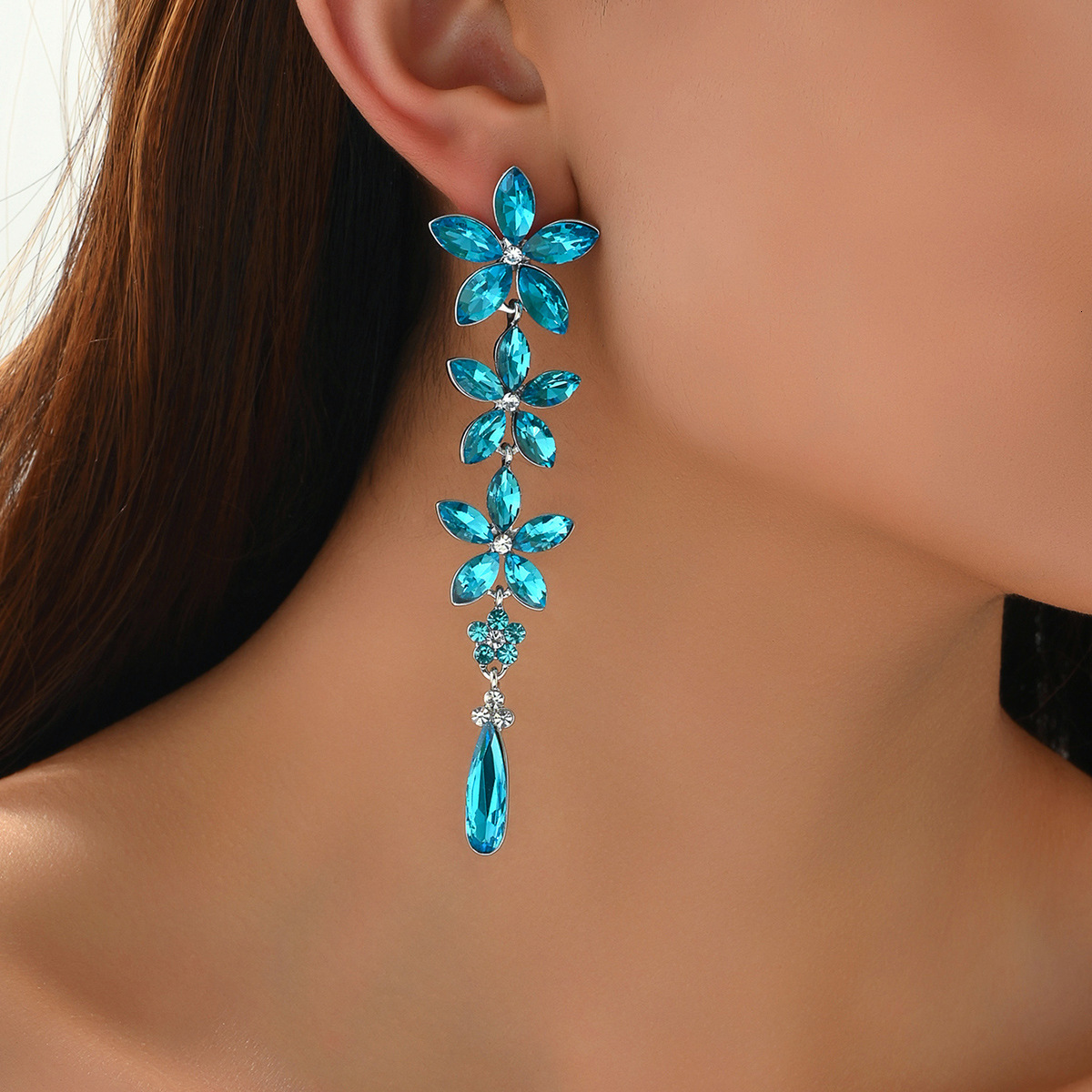 Minimalist Fashion Style Earrings Personality Blue Dia Zircon Water Drop Design Snowflake Pendants Elegant High-end Sense Ear Jewelry