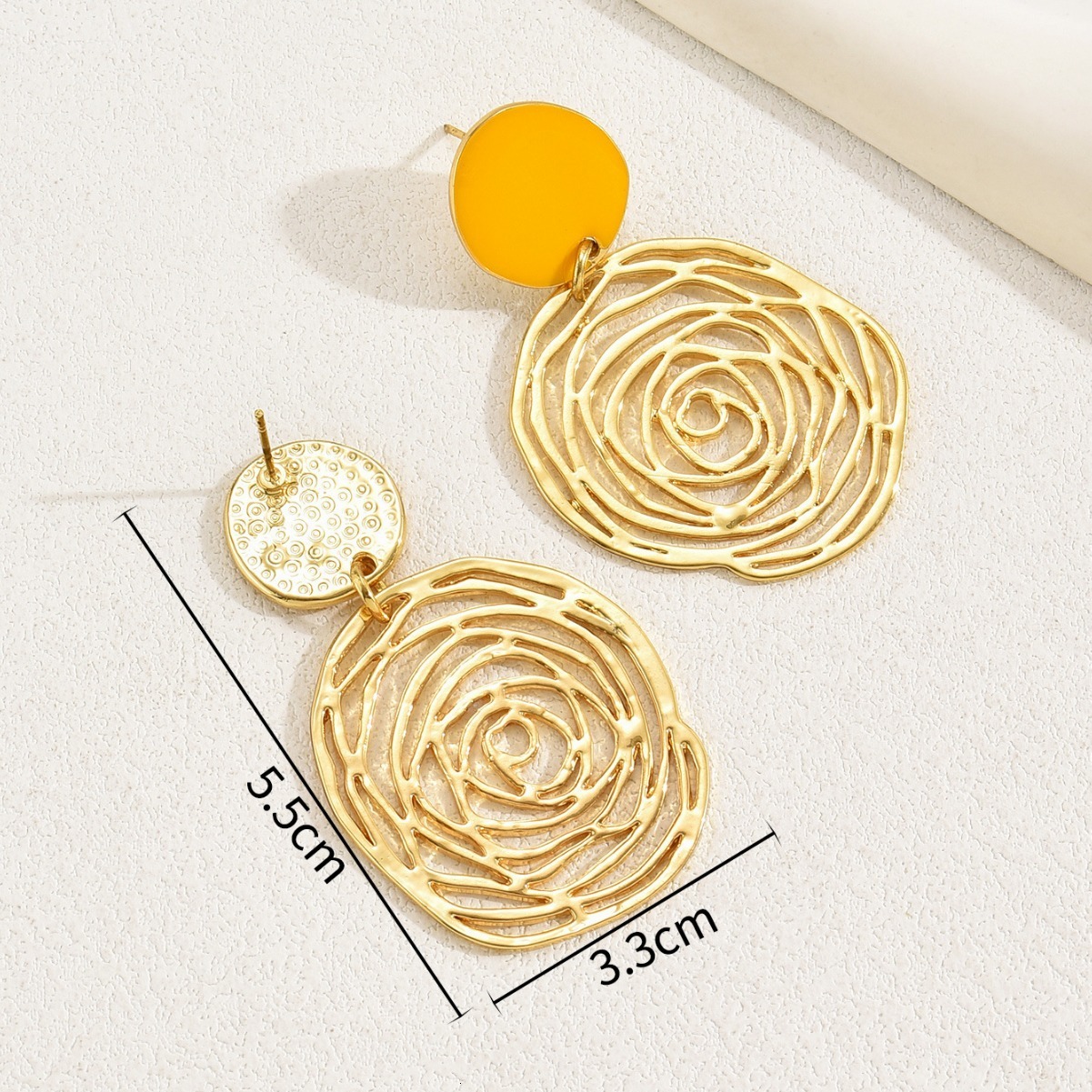Minimalist Earrings with Unique Petal Design, Gold Color, Versatile Ins Style, Trendy Girl Earrings, Studs