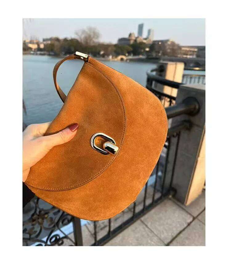 SAVETTE Tondo 20 Single Shoulder Crossbody Women Fashionable Simple High Quality Suede Genuine Leather Saddle Savette Bag