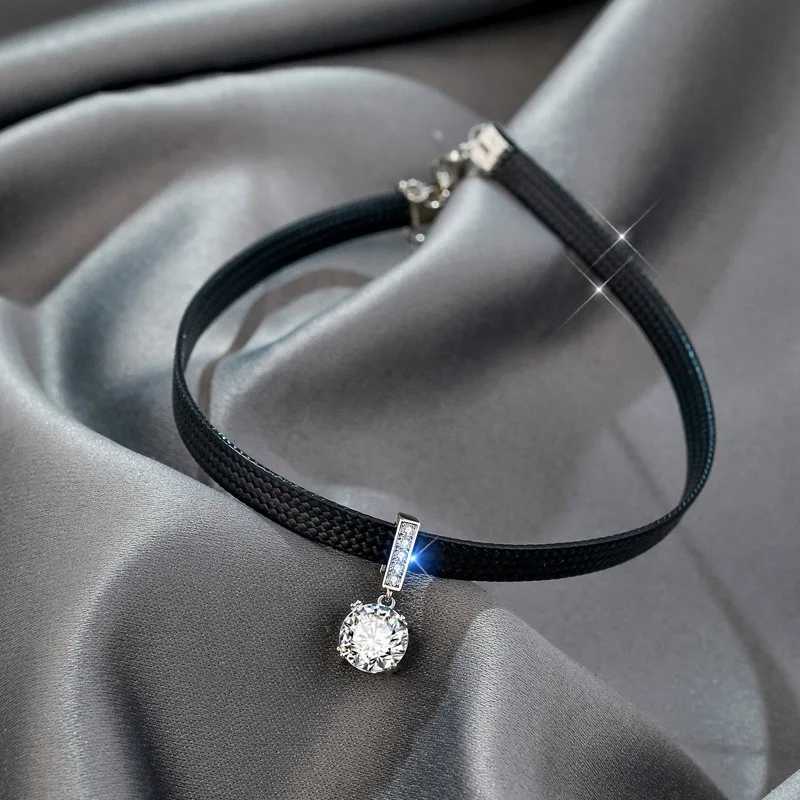 Glitter Zircon Geetric Pendant Choker Sexy Black Leather Short Necklaces for Wen Temperament Aesthetic Jewelry AccoriesC250617