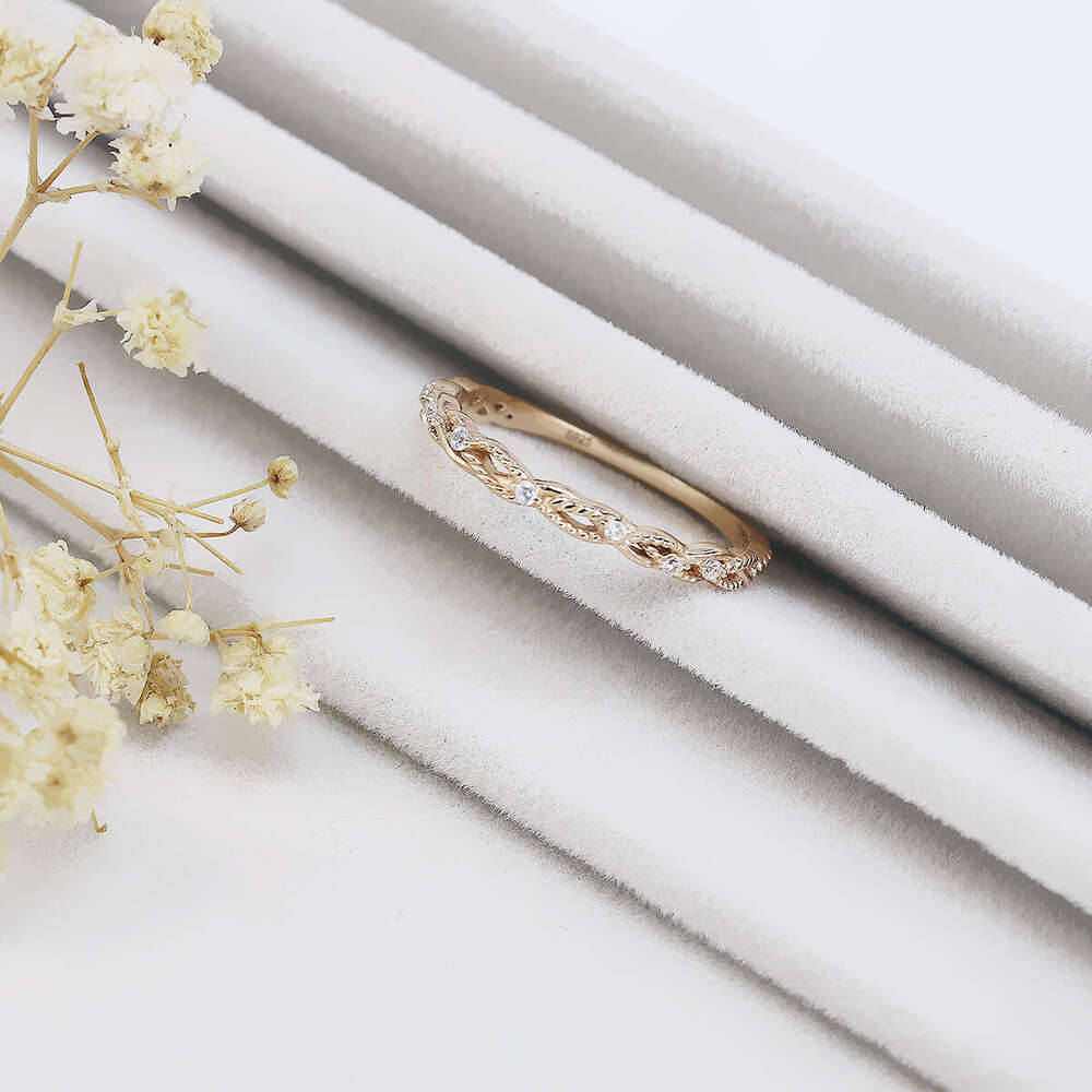 Hot Selling Diamond-Studded Twisted Luxury Ring for Women, Simple Niche Fashion, Unique High-End Jewelry