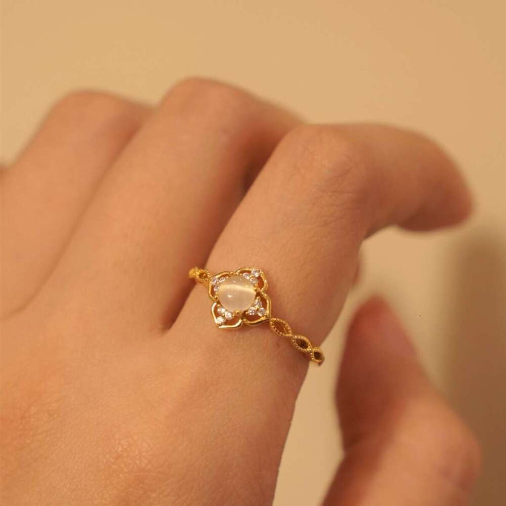 Morning White Dew" French Style Light Luxury Shining Exquisite High-end Versatile Gentle Cat's Eye Stone Open Ring