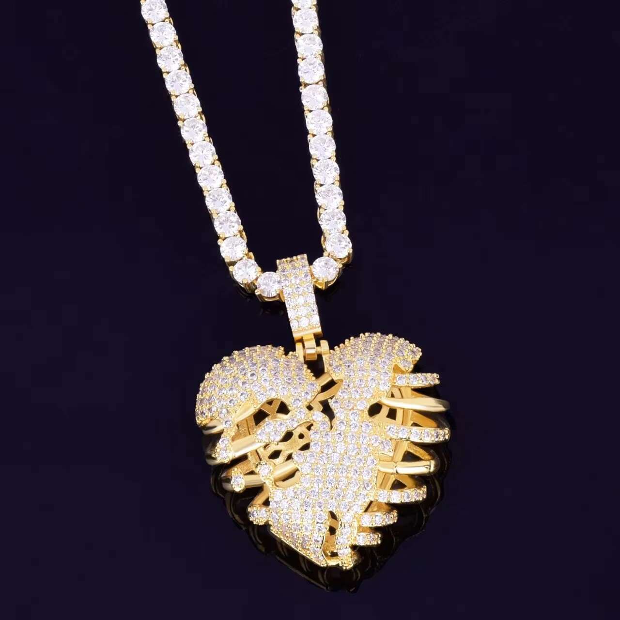 New Arrival Luxury 18k Gold .925 Silver Skeleton Heart Pendant Necklace Hip Hop Style Moissanite Pendants Charms