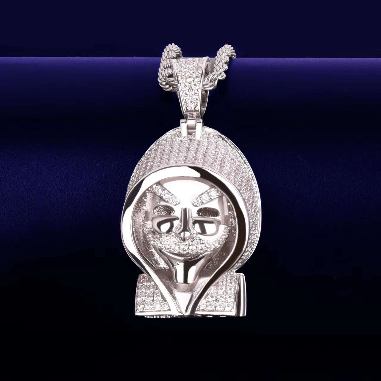 Trendy 18K Gold Silver Steampunk Hoodie Skull Pendant with Hip Hop Style Chain Necklace Moissanite Pendants Charms