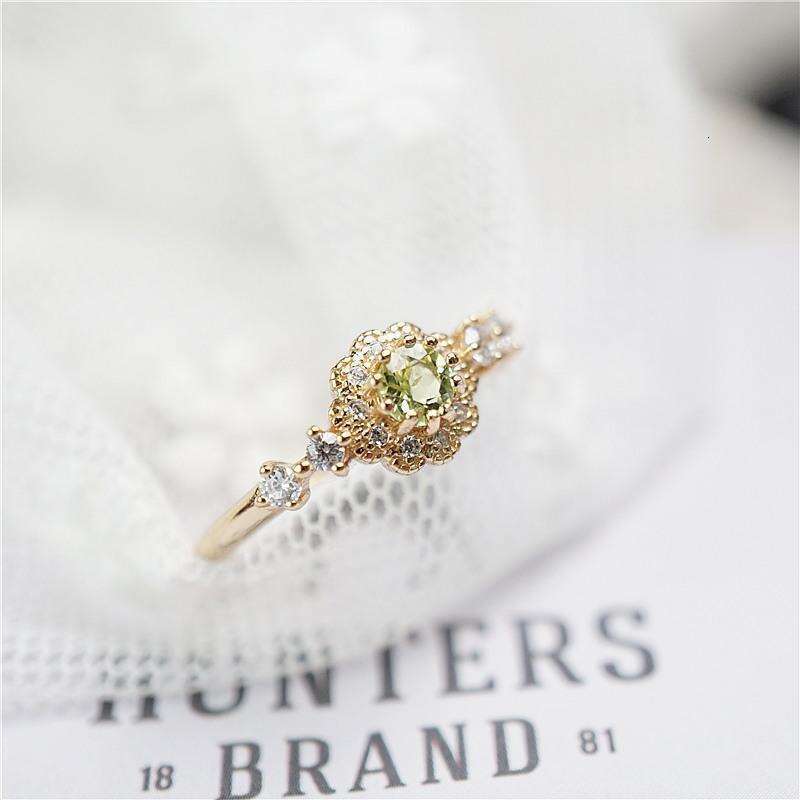 Anti-Pyrite for Women Green Open Ring with Inlaid Diamonds Super Shiny Lace Round Style