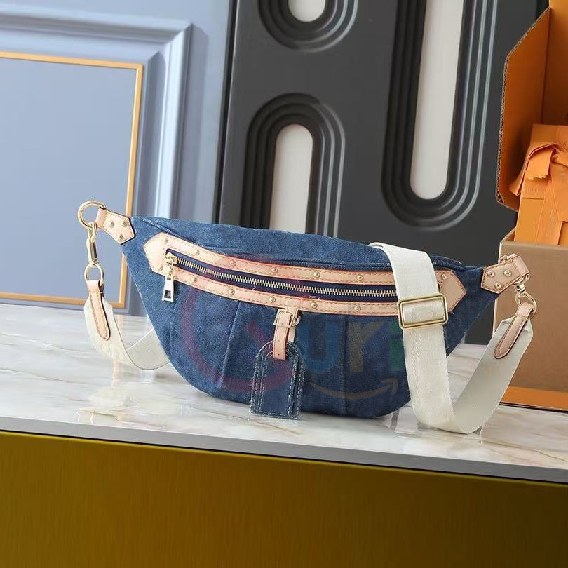 Designer bag, denim bag, sail bag, soft body, ultra-thin design details, like a lazy and casual house, chic, elegant and classic appearance