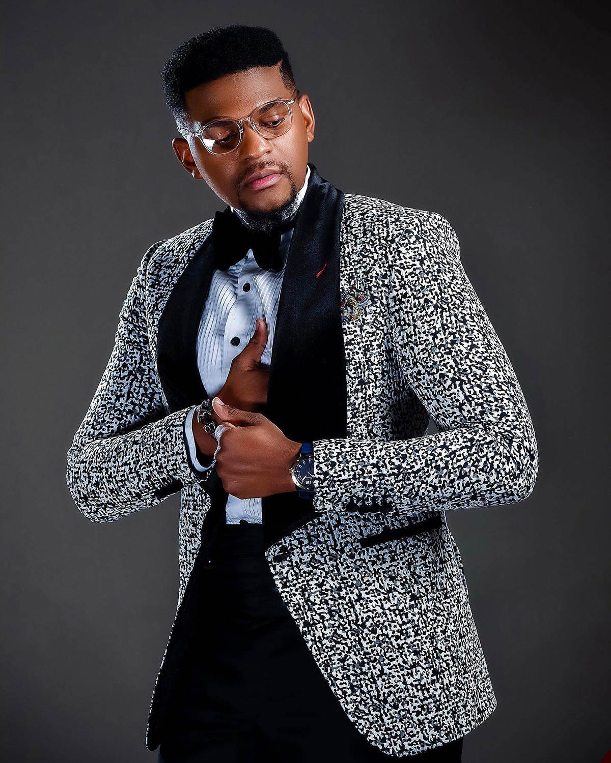 Luxury Men's Suits Tailored 2 Pieces Jacquard Blazer Pants One Button Wide Velvet Lapel Plus Size Tuxedo Plus Size para hombre Tailor Custom Made