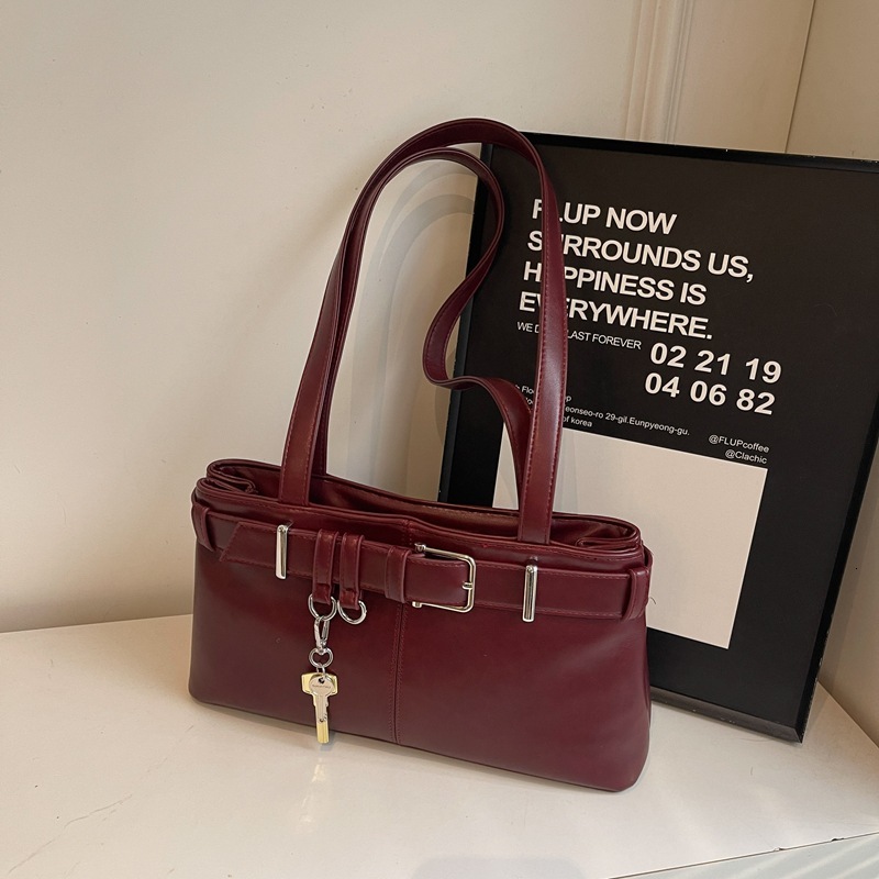 Free Shipping 2025 New Designer Bag Niche Solid Color Patent Leather Single Shoulder Underarm Handbag Fashionable And High-quality Shopping Bag