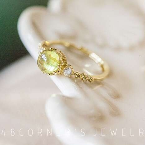Same Style High-End Apple Green for Women, Unique Versatile Light Luxury Ring
