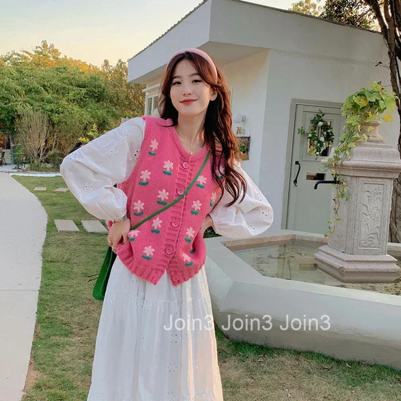 V-neck Womens Sweater Kawaii Knit Tops for Woman Vest Cute Pink Graphic Winter Button Jersey Cashmere Aesthetic Long Sleeve
