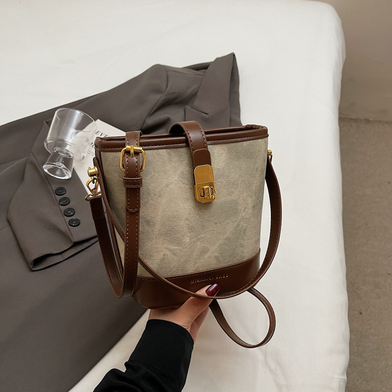 Free shipping designer Bucket Bag Women Bag 2025 New Autumn Winter Niche Design Bag Women Bag High-end Color-blocking Retro Hot-selling Crossbody Bag
