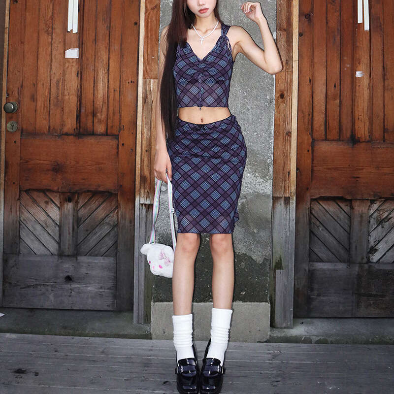 Summer New Women's Fashion Solid Color Slim Fit Camisole Vest And Plaid Skirt Set B5