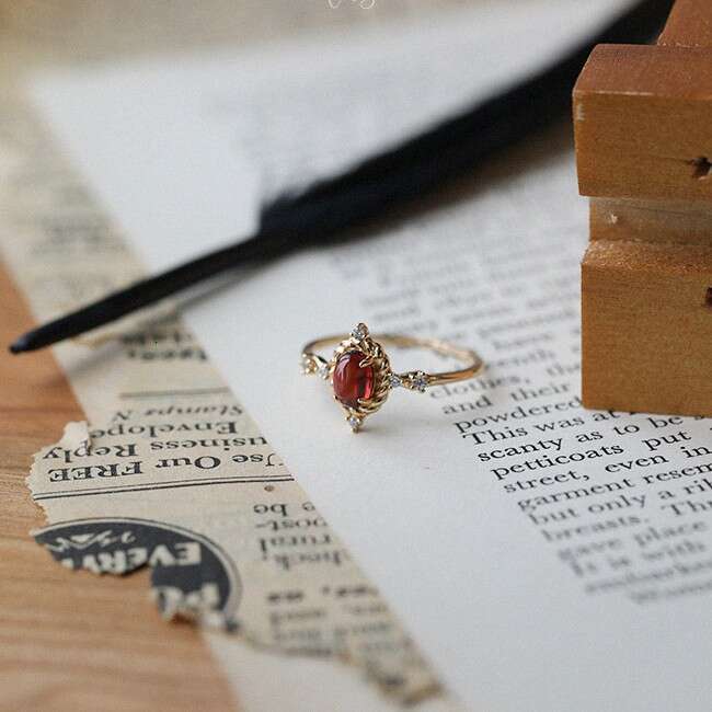 Rose-Colored You" Oval Flower for Women, Ins Style, Pomegranate Red, Delicate Open Ring with a High-End Feel