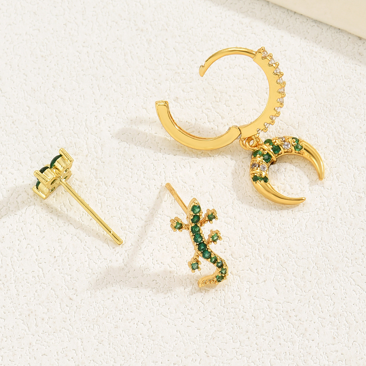 Fashion Personality Earring Set with Zircon Inlaid Crescent Gecko Design Stud Earrings Versatile Internet Celebrity Ear Cuff